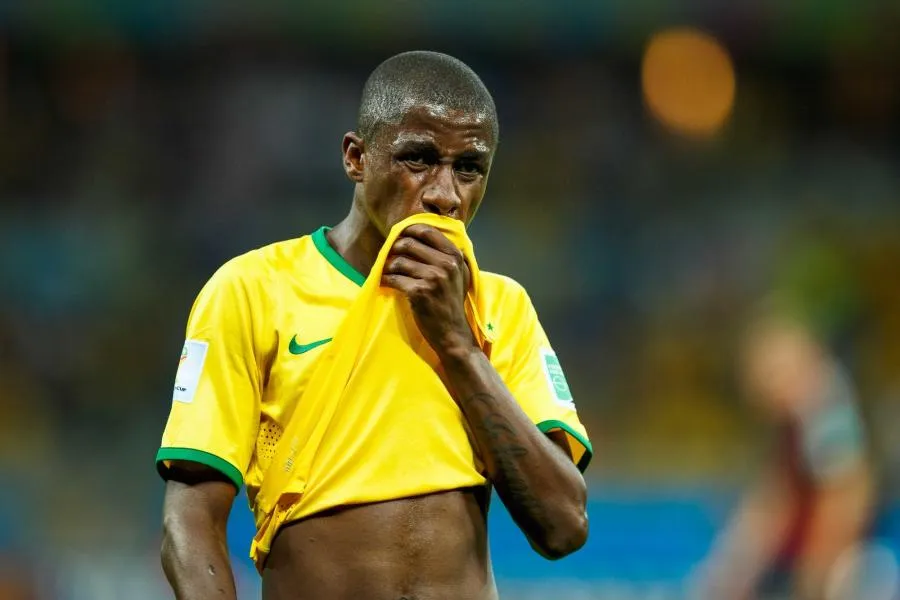 Ramires signe à Palmeiras