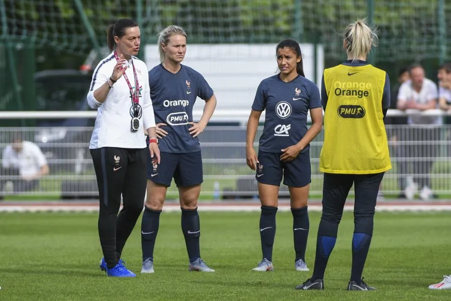 Les Bleues ont dû laisser leur chambre aux joueurs de Deschamps