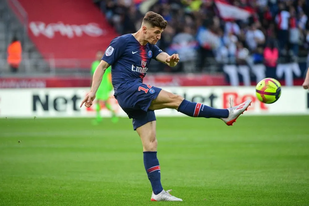 Thomas Meunier vers Arsenal ?