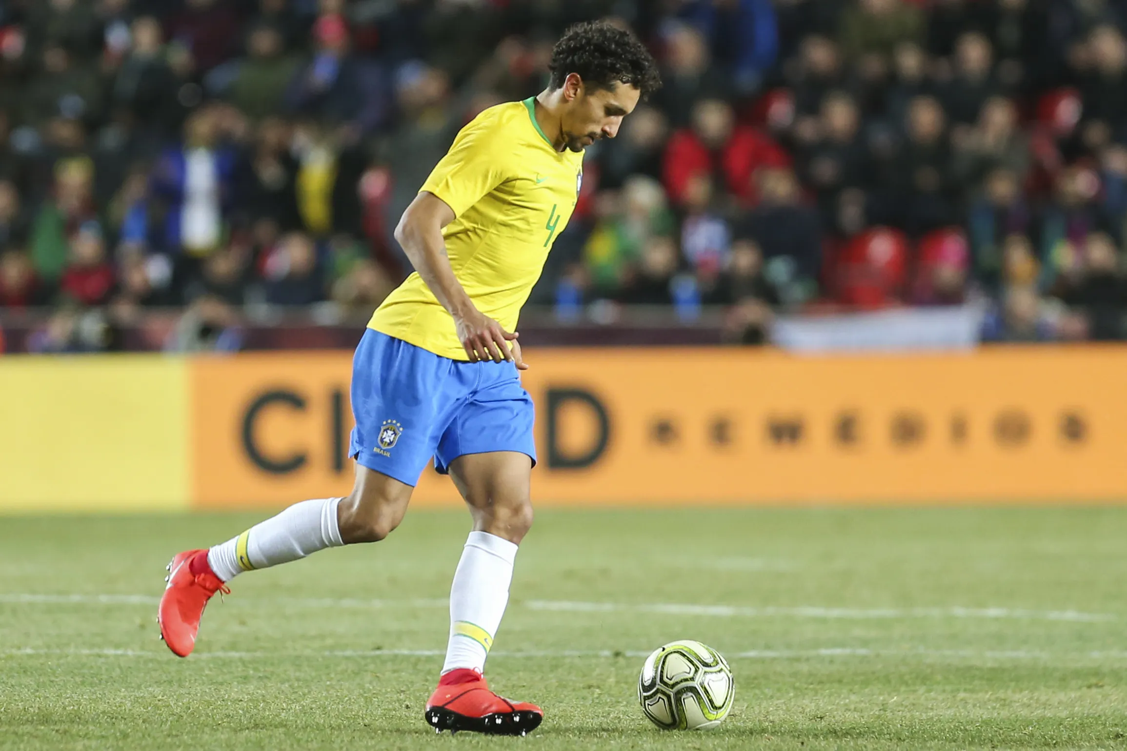Le Brésil s’échauffe contre le Qatar, mais s&rsquo;inquiète pour Neymar
