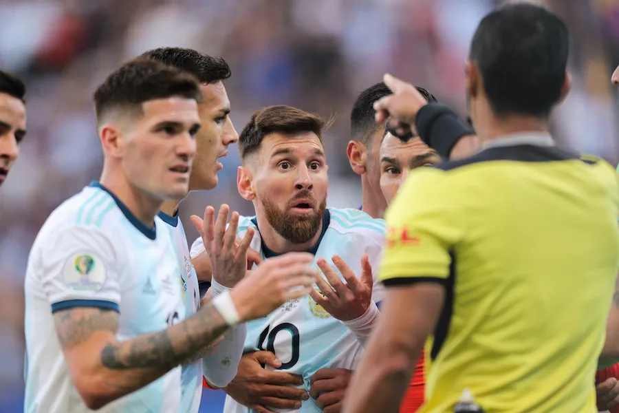 Messi refuse sa médaille et accuse la CONMEBOL de corruption