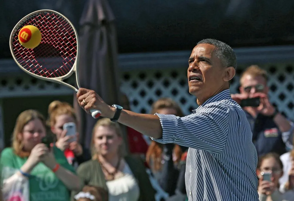Obama pose avec le maillot de la sélection américaine