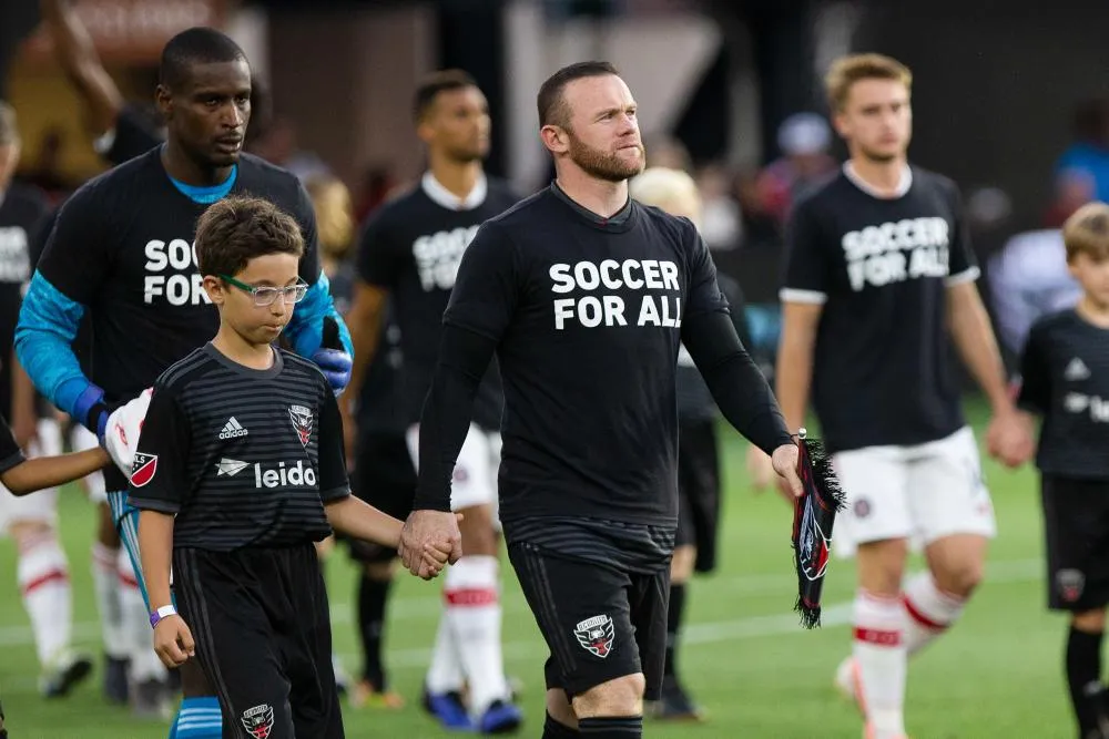 Rooney marque un but du milieu de terrain en MLS