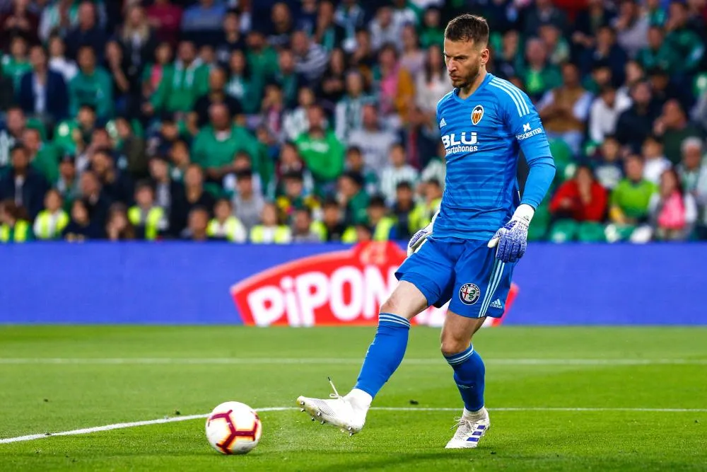 Neto passe de Valence à Barcelone