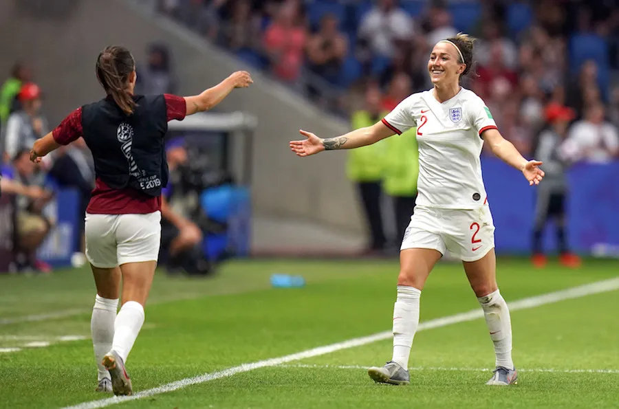 Lucy Bronze, sacré métal