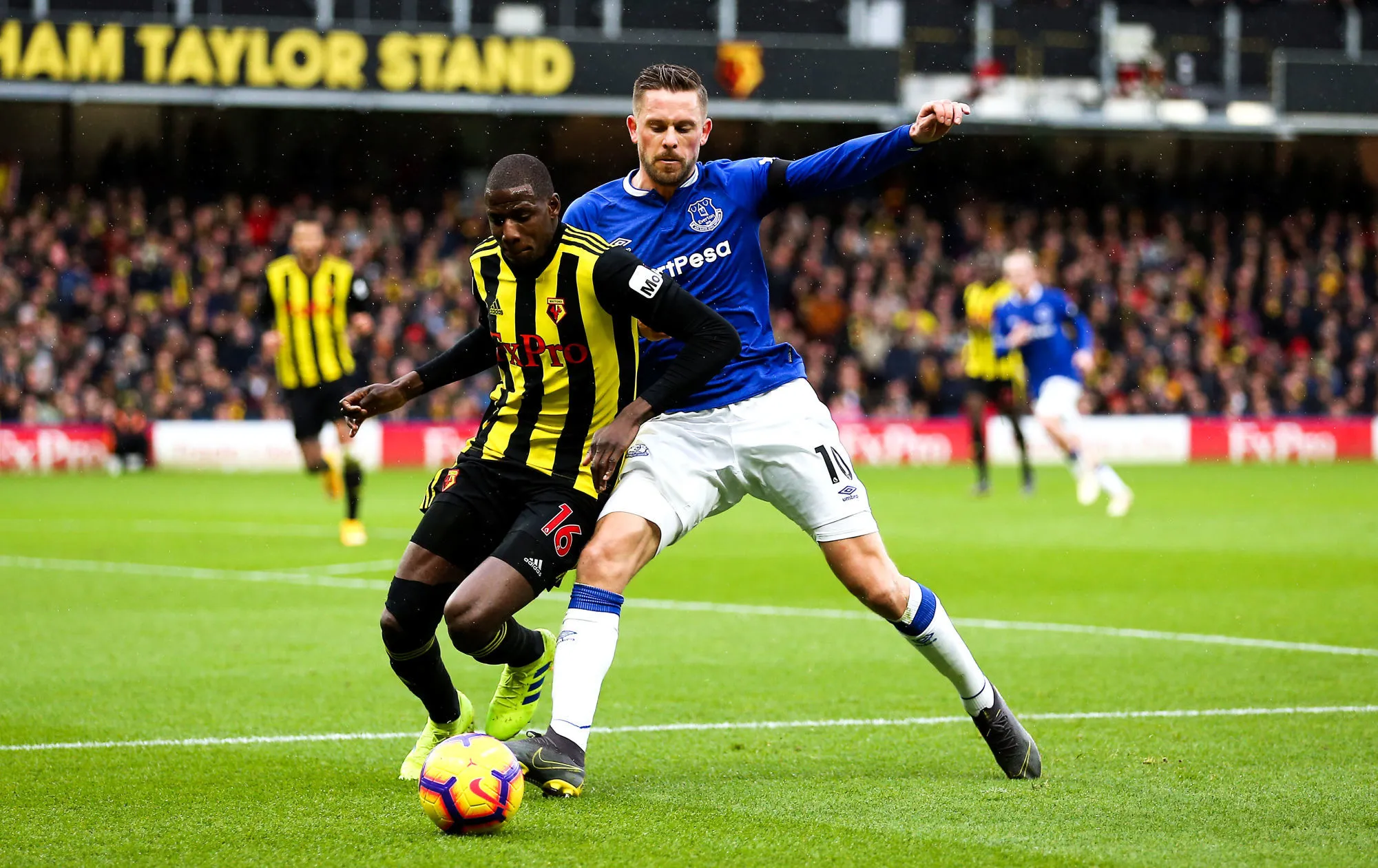 Doucouré pour remplacer Gueye à Everton ?