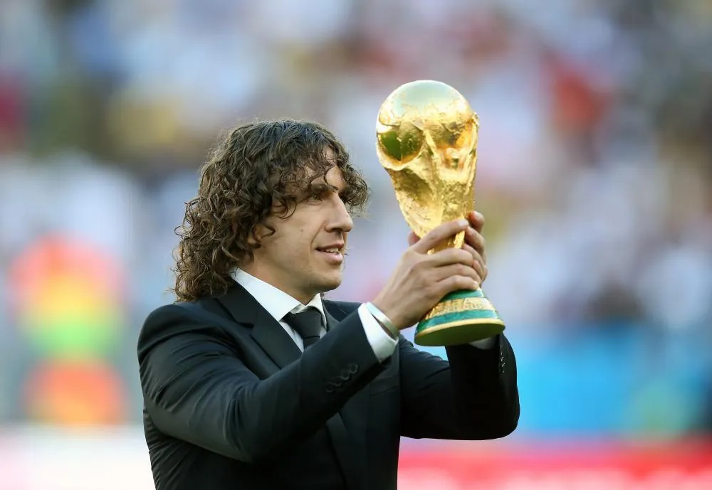 Puyol se blesse en passant à travers une vitre de padel