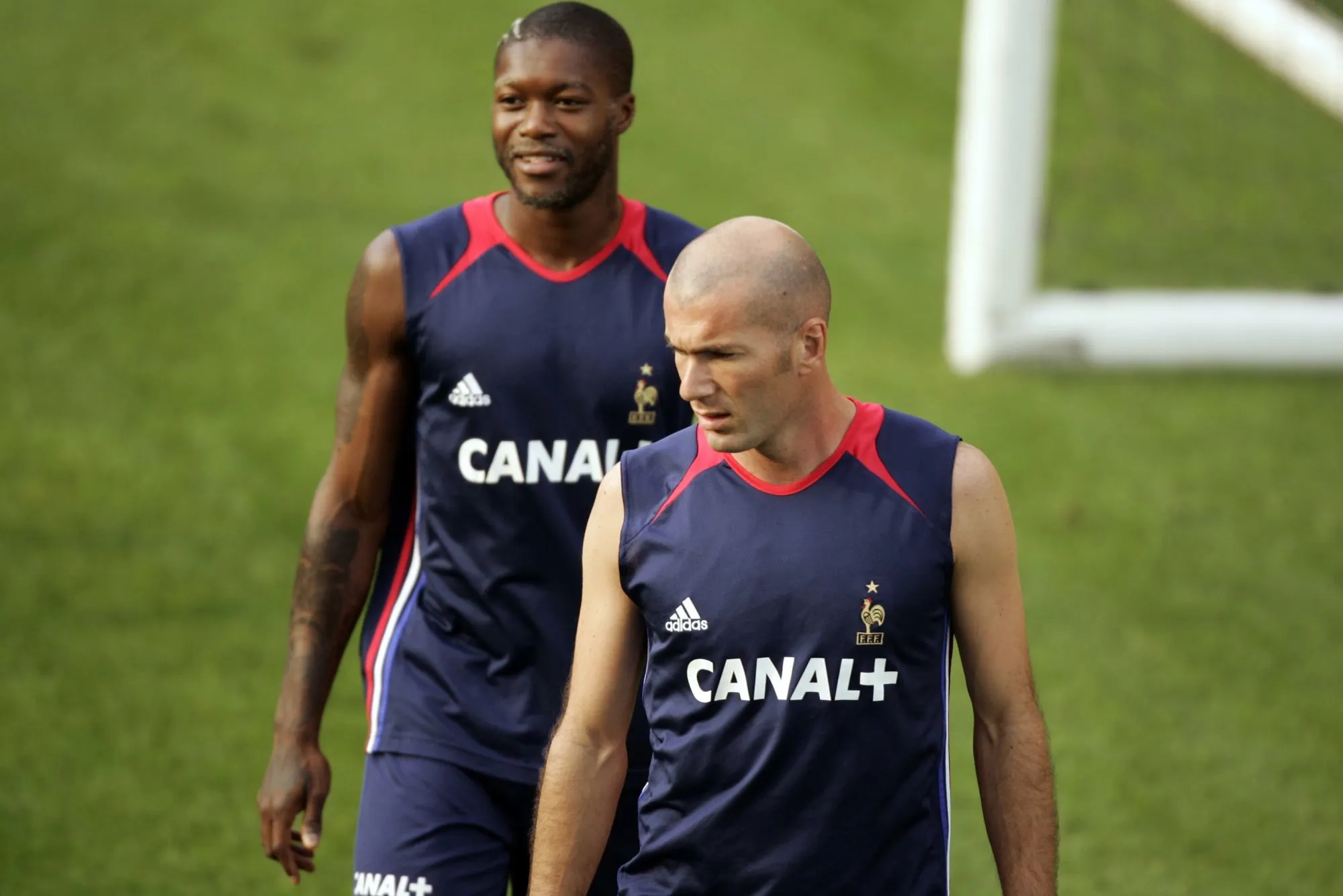 Djibril Cissé : «<span style="font-size:50%">&nbsp;</span>Le Real me voulait, mais j’avais donné ma parole à Liverpool<span style="font-size:50%">&nbsp;</span>»