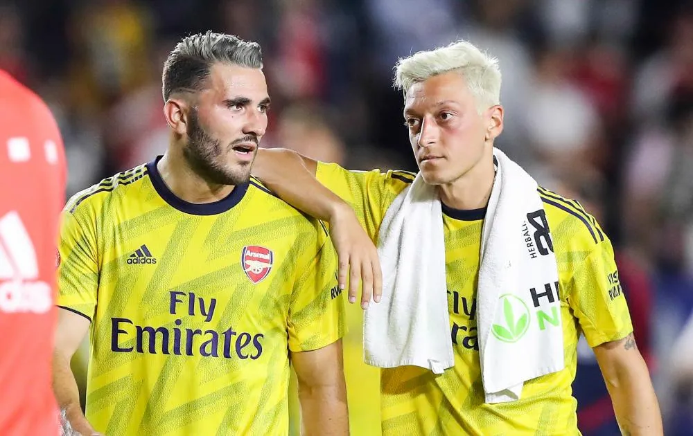Özil et Kolasinac au centre d&rsquo;une guerre de gangs