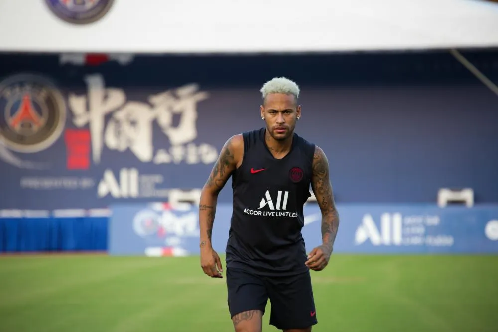 Pour Neymar, le PSG veut au moins 100 millions d’euros de cash