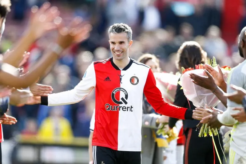 Van Persie s’entraîne avec une équipe amateur
