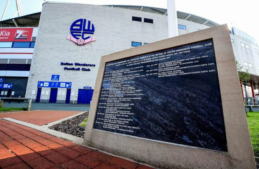 Bolton recrute neuf joueurs lors d’une même journée