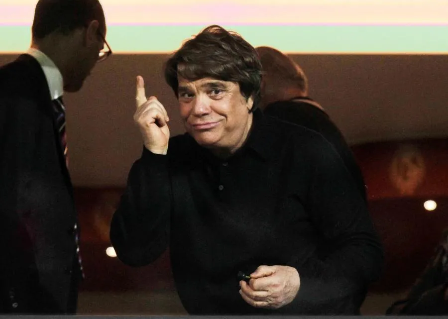 Bernard Tapie allume la direction marseillaise