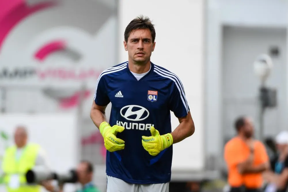 Tătărușanu pourrait déjà quitter Lyon