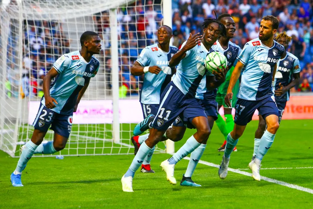 Lorient et Le Havre enchaînent, Ajaccio et Sochaux se placent