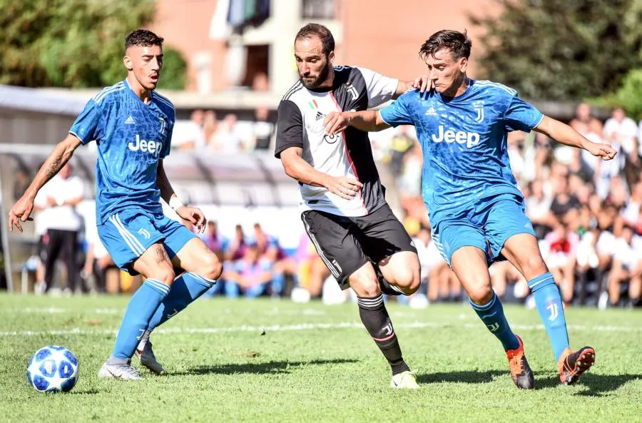 Pavel Nedvěd encense Gonzalo Higuaín