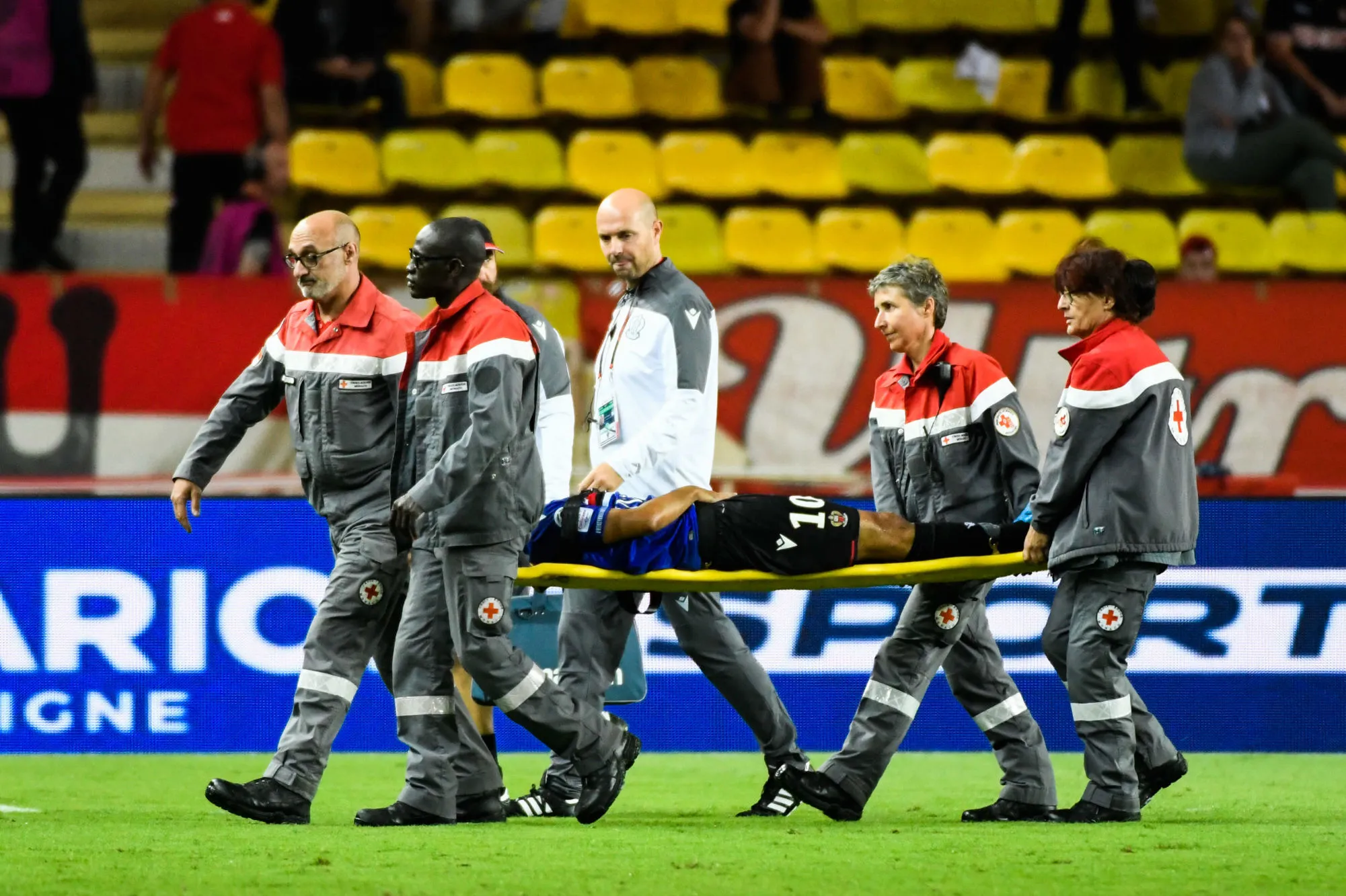 Adam Ounas absent six semaines