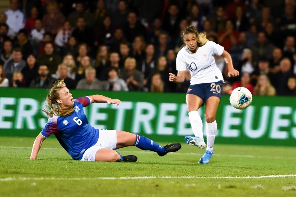 Quatre à la suite pour les Bleues face à l’Islande
