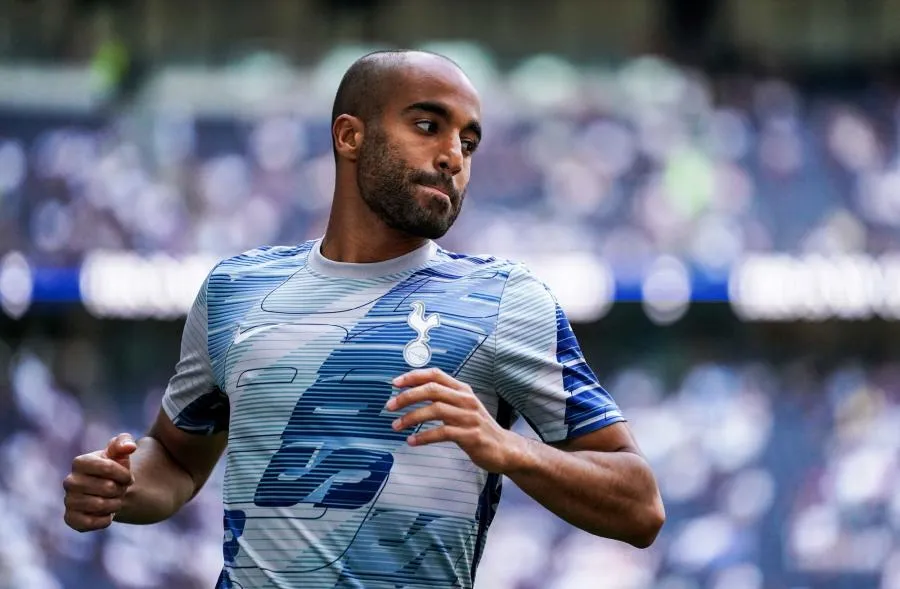 Lucas Moura souhaite un joyeux anniversaire à Sedan