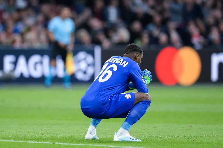 L&rsquo;Ajax dresse les Dogues