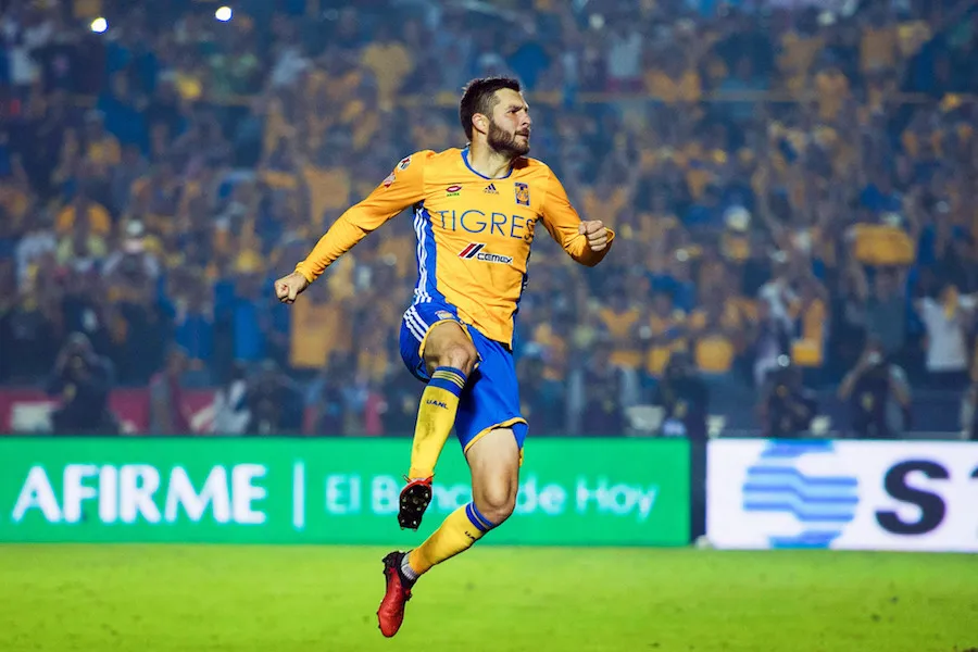 Début de match surréaliste entre les Tigres et Veracruz au Mexique