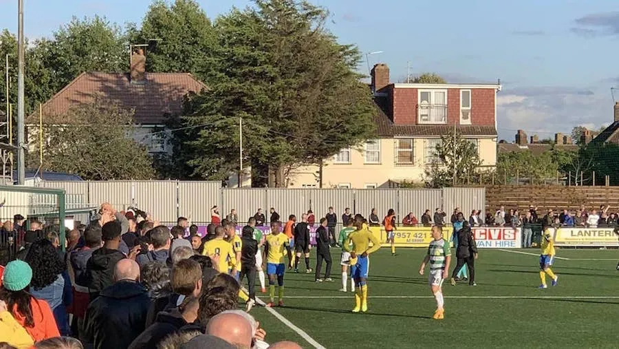 Le match de FA Cup entre Haringey Borough et Yeovil arrêté après des incidents racistes