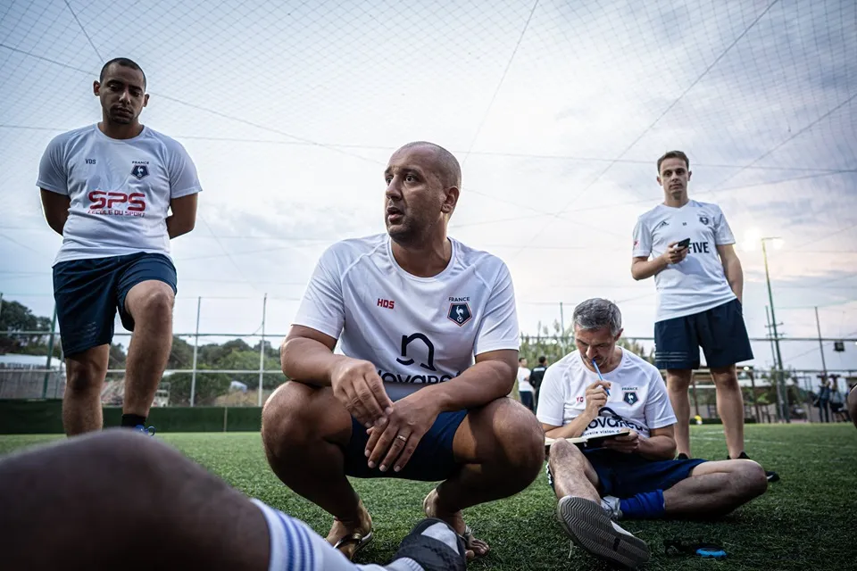 «<span style="font-size:50%">&nbsp;</span>Les pays de l&rsquo;Est sont dix fois plus forts que nous en foot à 6<span style="font-size:50%">&nbsp;</span>»