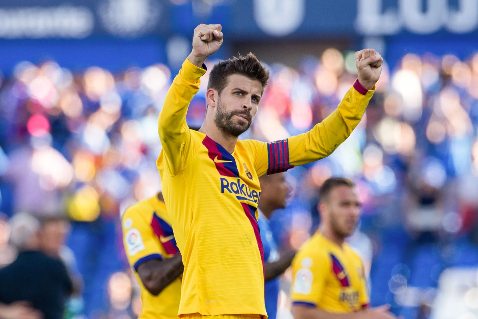 Piqué accusé d’avoir volontairement pris un carton jaune