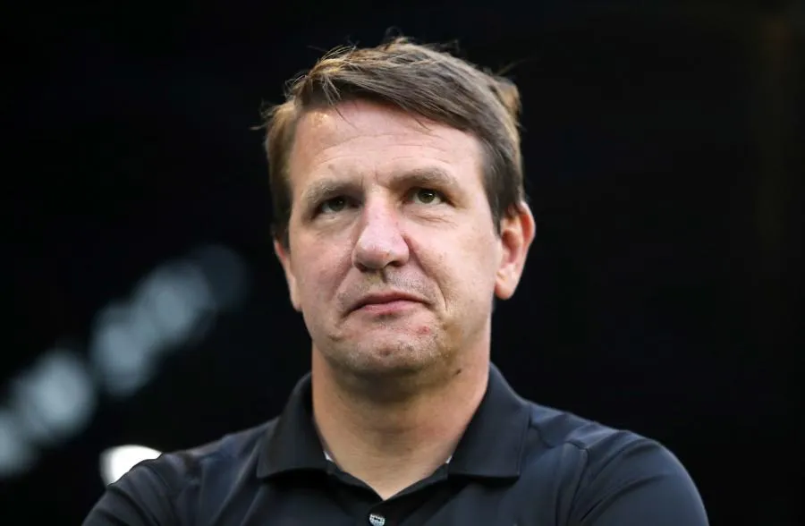 Après son limogeage, l&rsquo;entraîneur de Barnsley descend des shots avec les fans