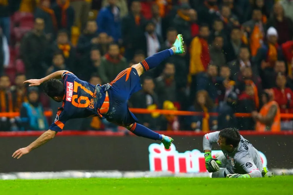 Cenk Şahin «<span style="font-size:50%">&nbsp;</span>libéré<span style="font-size:50%">&nbsp;</span>» par Sankt Pauli après avoir soutenu l&rsquo;armée turque