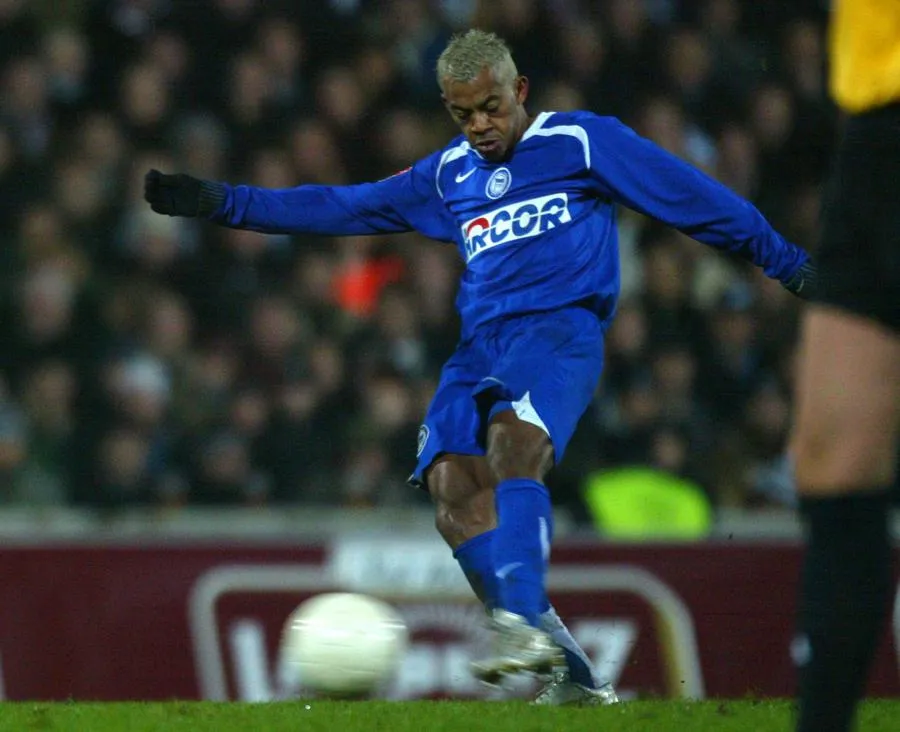 À 44 ans, Marcelinho ne raccroche toujours pas les crampons