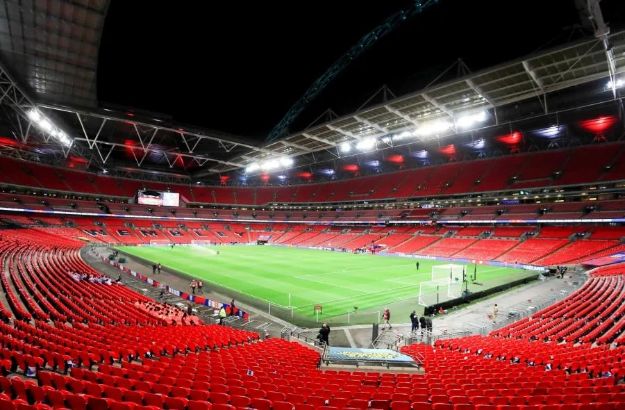 Une chambre d’hôtel avec vue sur le terrain pour la finale de l’Euro à Wembley