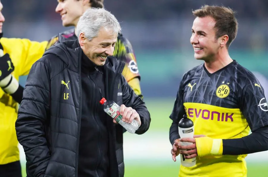 Lucien Favre se blesse en célébrant un but