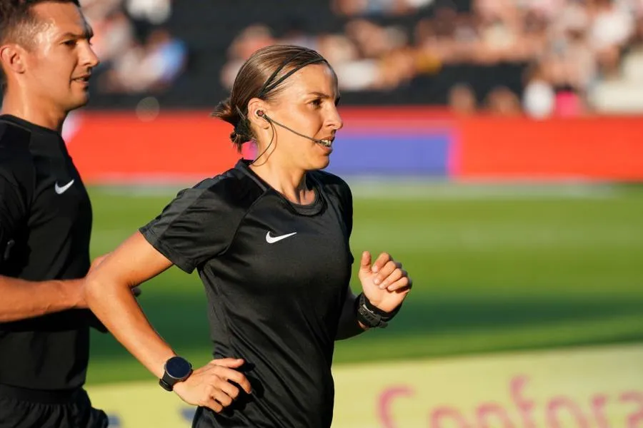 Stéphanie Frappart au sifflet d&rsquo;Angleterre-Allemagne