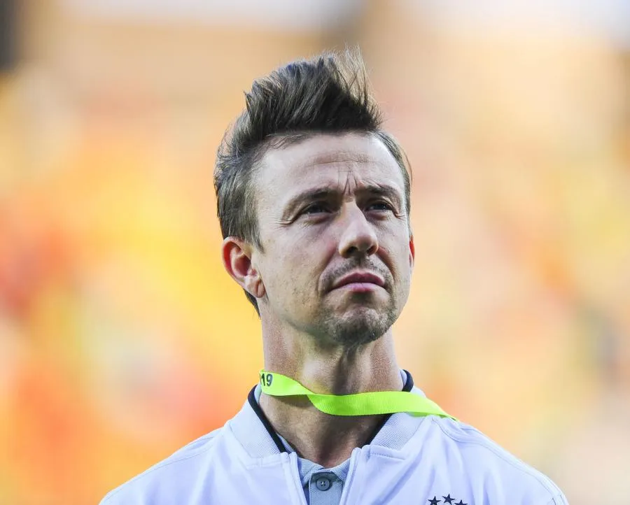 Guti s&rsquo;installe sur le banc d&rsquo;Almería