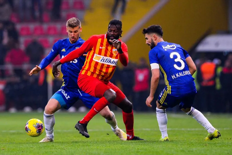 Adebayor quitte Kayserispor en pleine saison