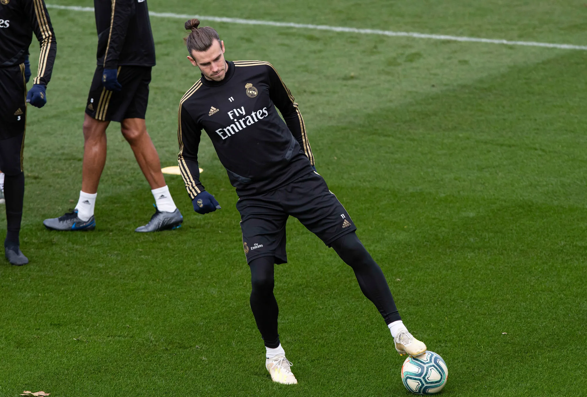 Bale travaille son putting à l&rsquo;entraînement