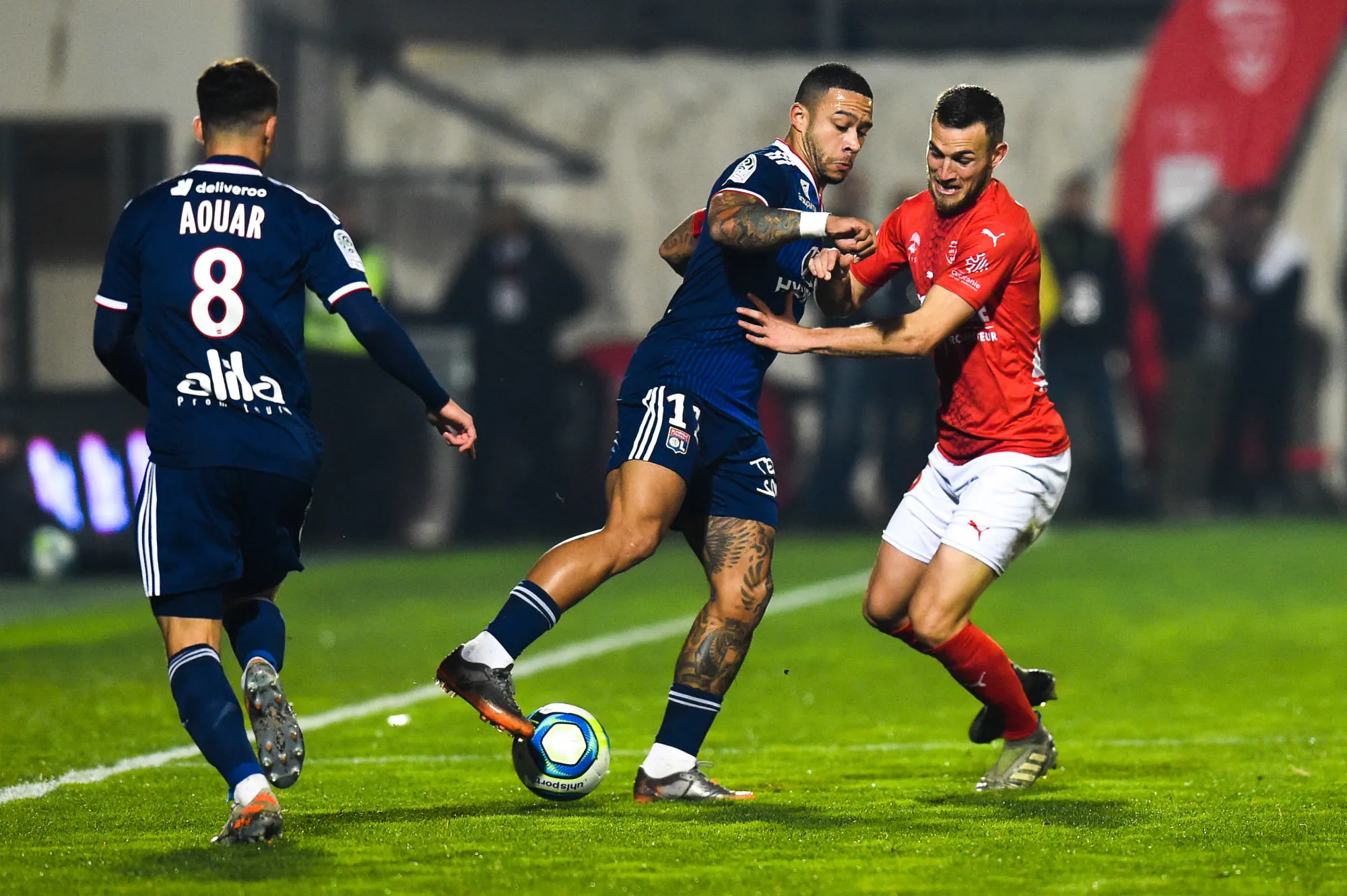 Nîmes laisse l'OL se remettre en confiance