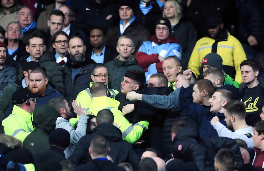 Manchester City réagit après le comportement raciste de l&rsquo;un de ses supporters