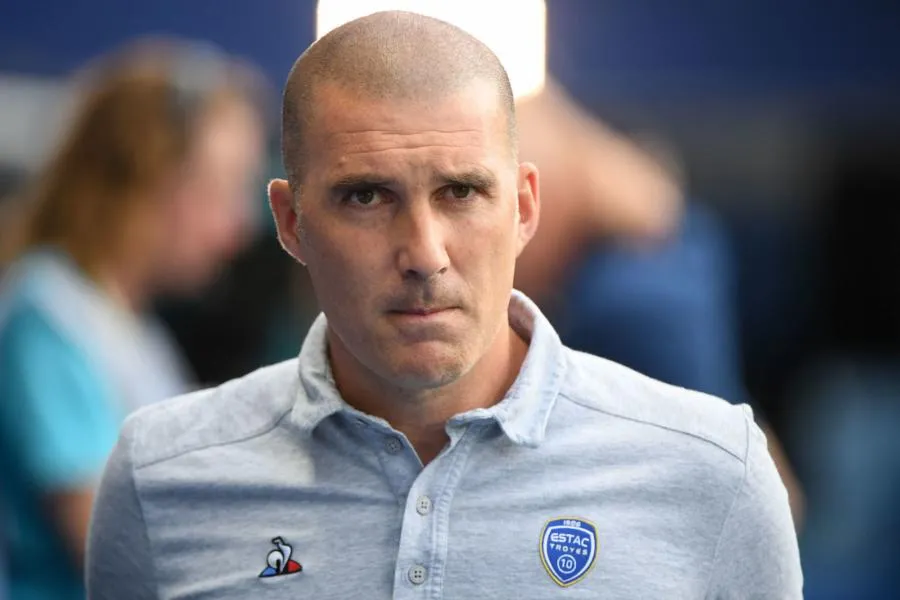 Troyes maîtrise Guingamp et monte sur le podium