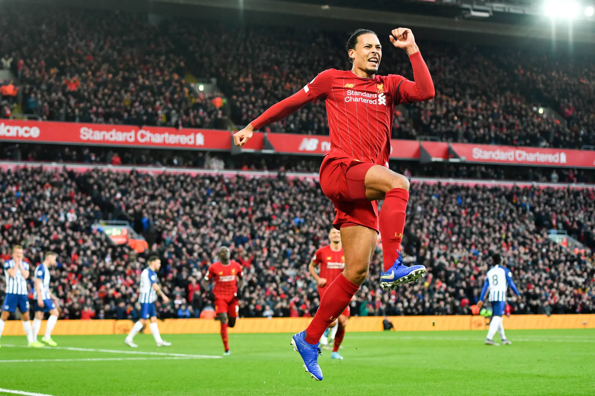 Liverpool et Tottenham profitent, Chelsea tombe