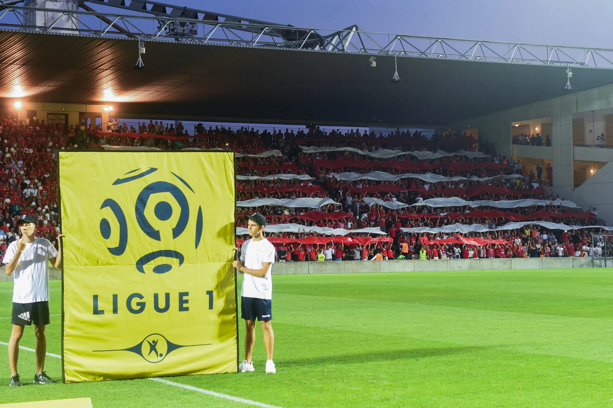 Une bagarre entre supporters avant Nîmes-Metz