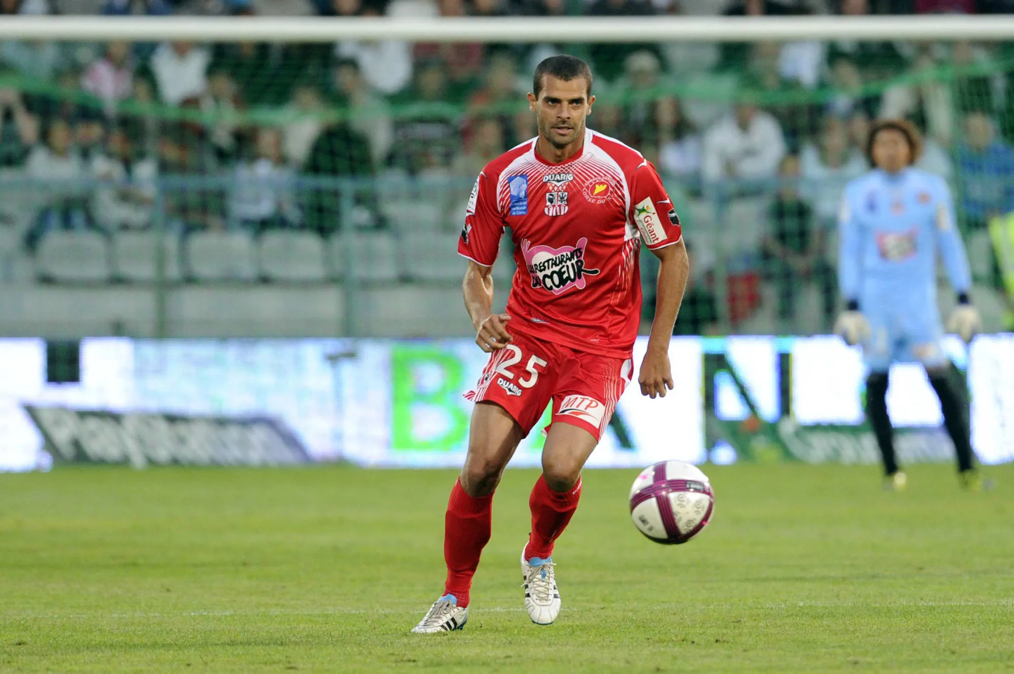 Ilan raconte sa signature à Ajaccio et balance sur ses ex-coéquipiers