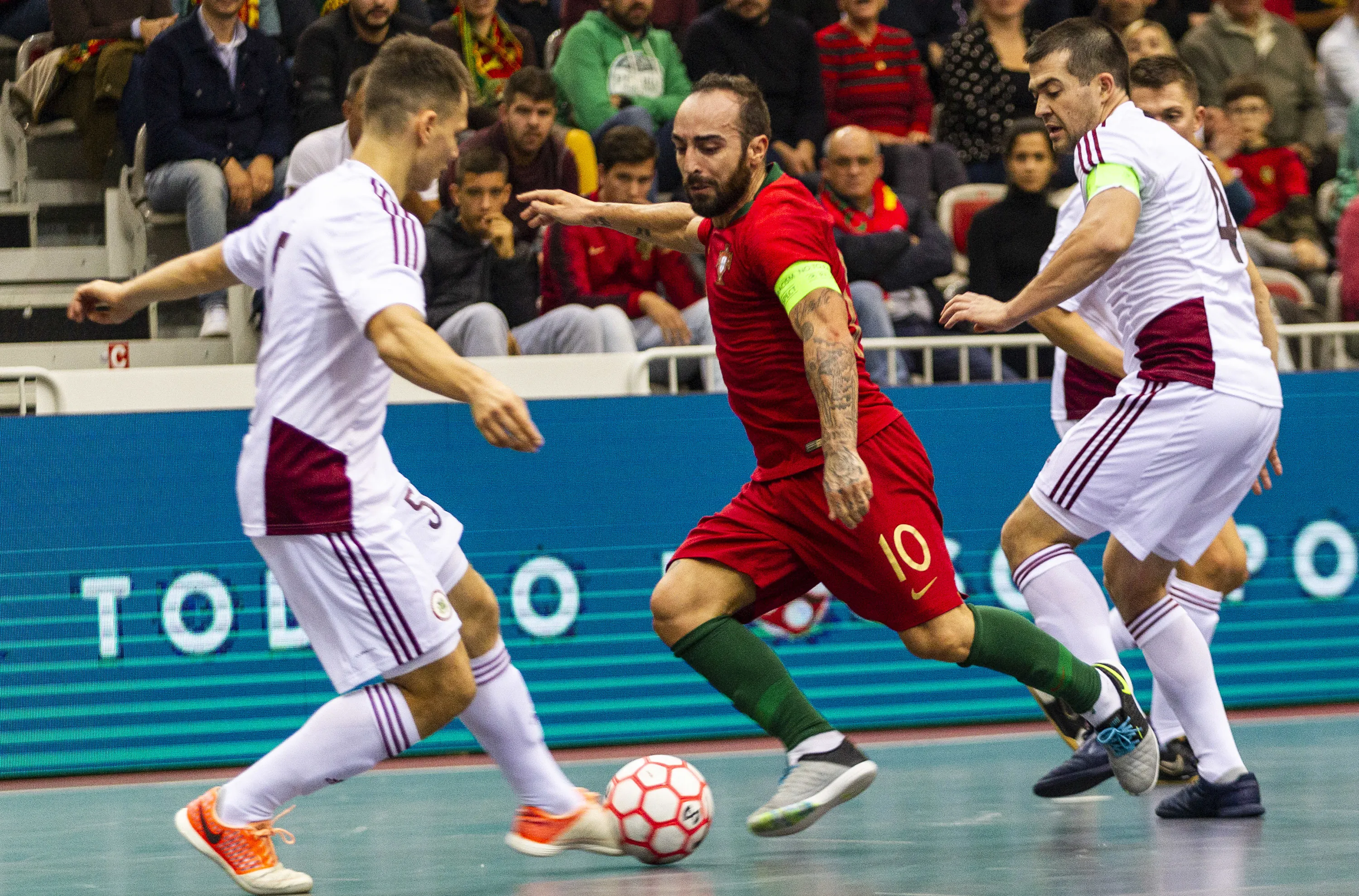 Ricardinho rejoint Paris