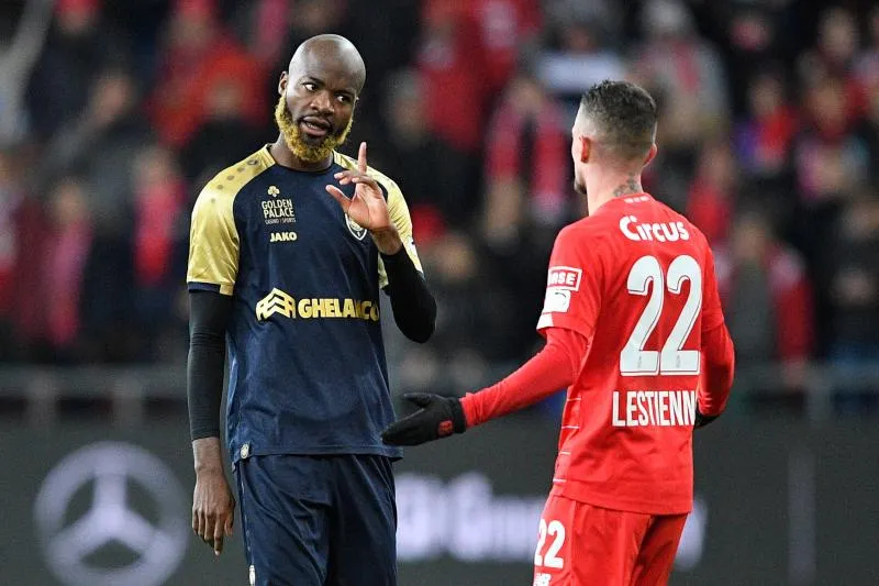 Un journaliste belge démonte un joueur d’Anvers après une bagarre générale