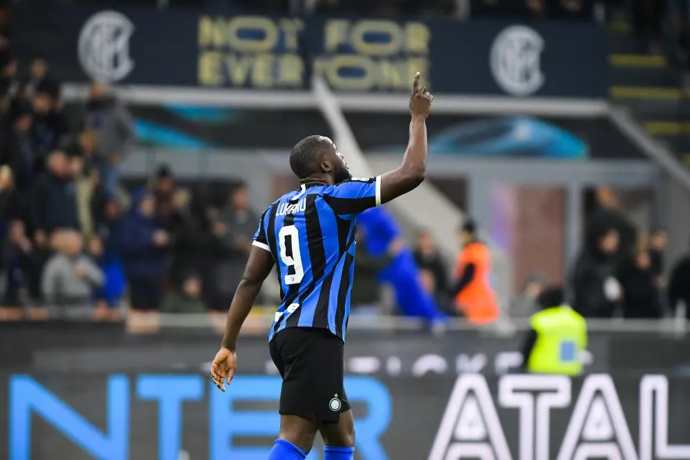 L&rsquo;Inter plie le Genoa en quatre et termine l&rsquo;année au sommet