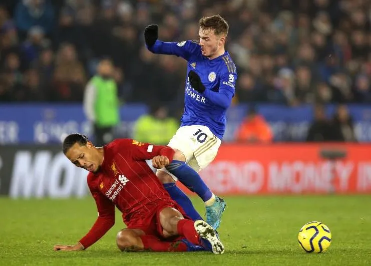 Van Dijk aide le jardinier de Leicester après la victoire de Liverpool