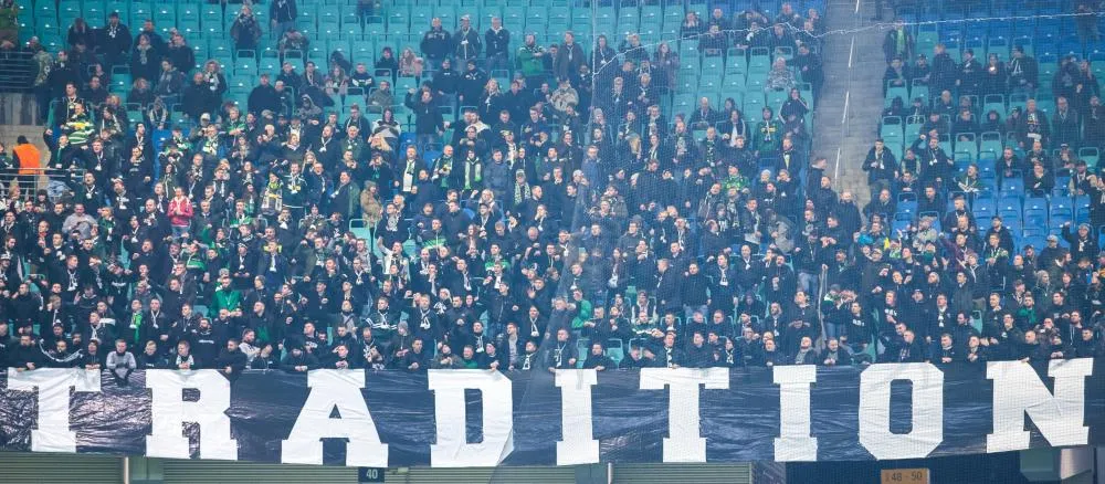 Gladbach s&rsquo;effondre face à Leipzig, nouveau dauphin du Bayern Munich