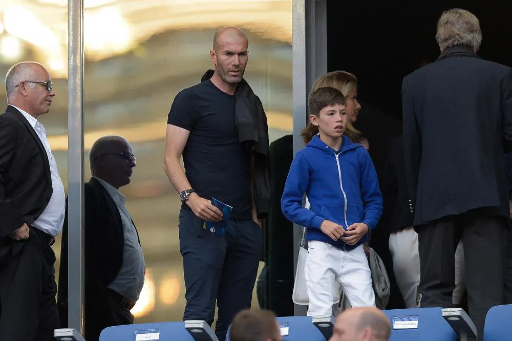 La superbe frappe d’Elyaz Zidane avec les jeunes du Real