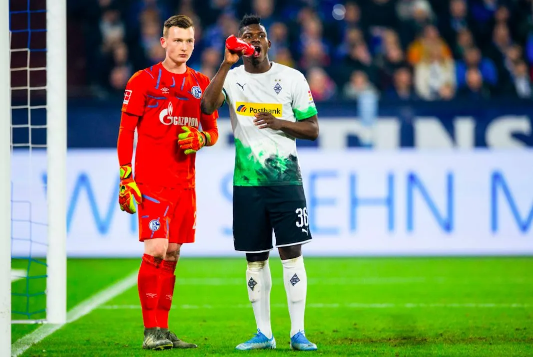 Schalke s&rsquo;adjuge le choc des outsiders contre M&rsquo;Gladbach